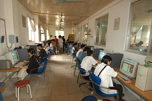 Zhaoqing University Internet cafe - open to all students for study and recreational purposes. The computers are regularly updated, and can be used in English language
