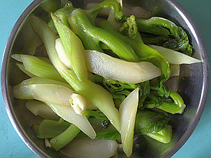 Image: Gai Choi steamed with garlic and ginger slices - Click to Enlarge